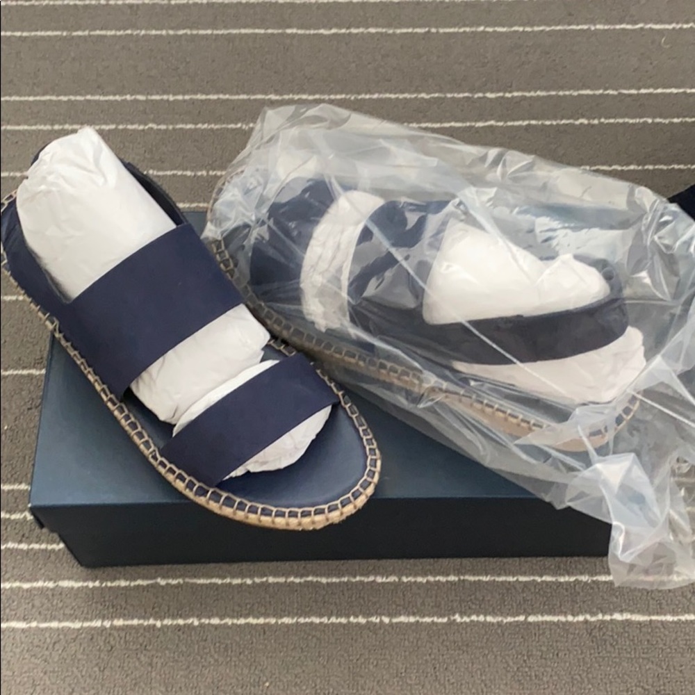 COLE HAAN navy blue sandals